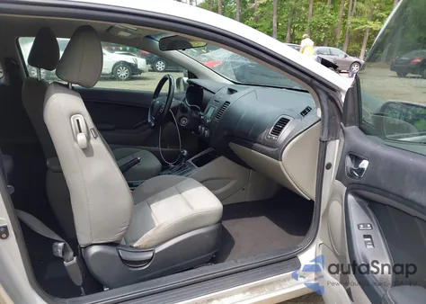 2015 Kia Forte Koup Ex z USA, uszkodzony, nr VIN KNAFX6A85F5261081